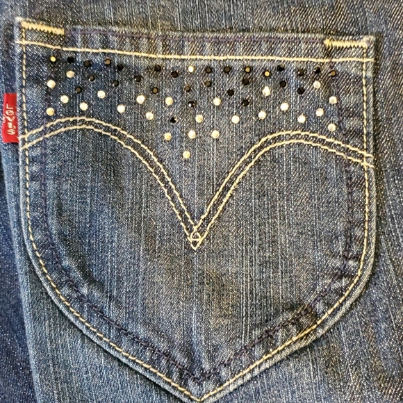Levi's - Picture 2 of 5